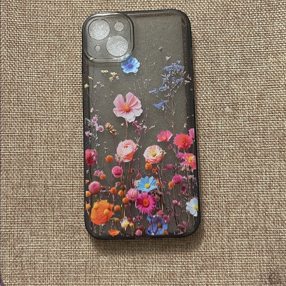 iPhone 14 Plus Case NWOT Clear Case Flowers
See description for other iPhone